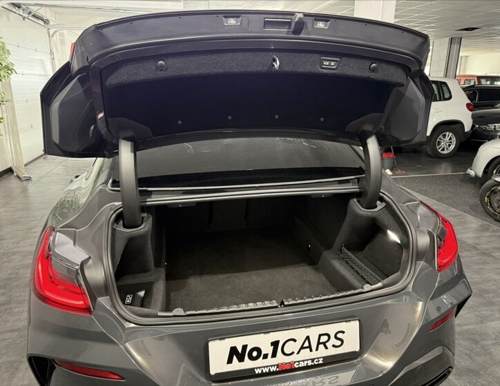 BMW Řada 8 Sedan / Limuzína 3,0 l 250 kw