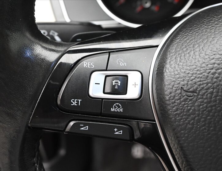 Volkswagen Passat Kombi 2,0 l 140 kw