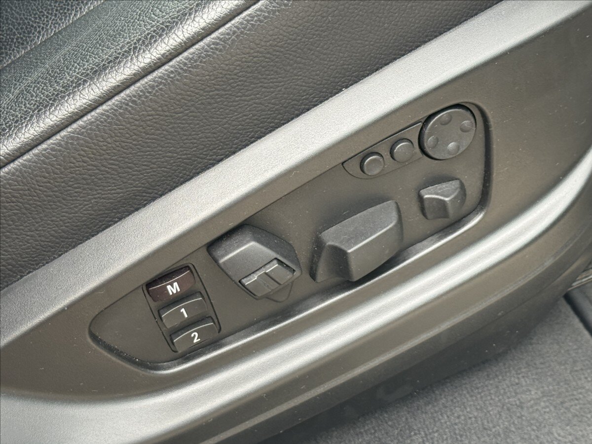 BMW X6 SUV / Terénní 3,0 l 180 kw