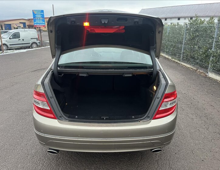 Mercedes-Benz Třídy C Sedan / Limuzína 3,0 l 170 kw