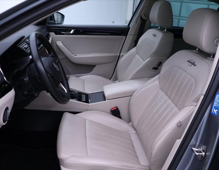 Škoda Superb Liftback 2,0 l 200 kw