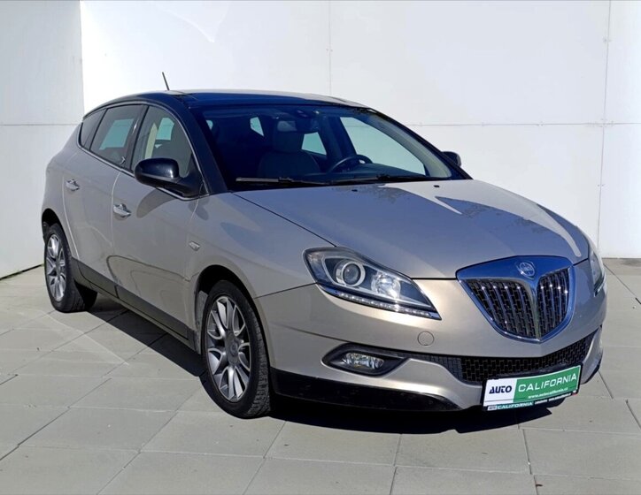 Lancia Delta Hatchback 1,6 l 88 kw
