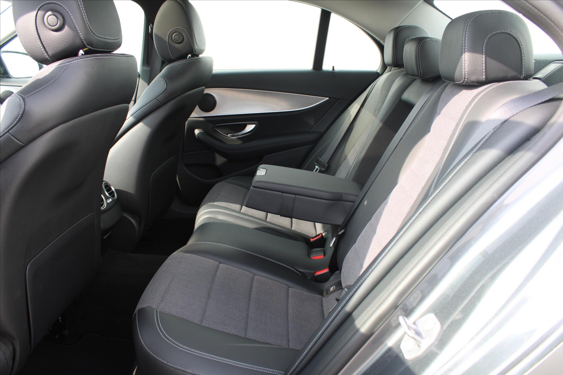 Mercedes-Benz Třídy E Sedan / Limuzína 2,0 l 155 kw