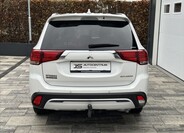 Mitsubishi Outlander 6