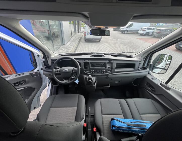 Ford Transit 8