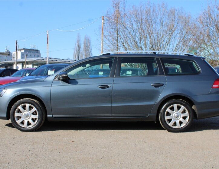 Volkswagen Passat Kombi 1,6 l 77 kw