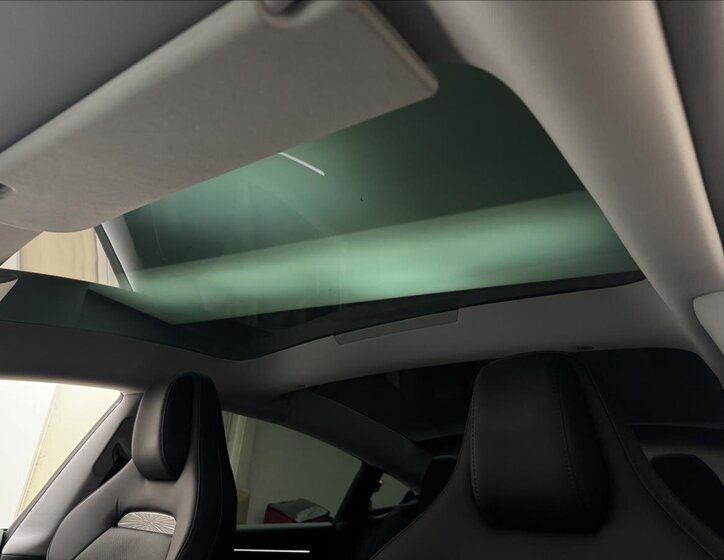 Tesla Model 3 Sedan 0,0 460 kw