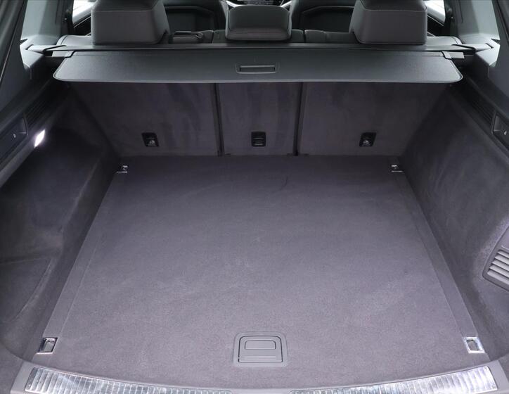 Volkswagen Touareg 53