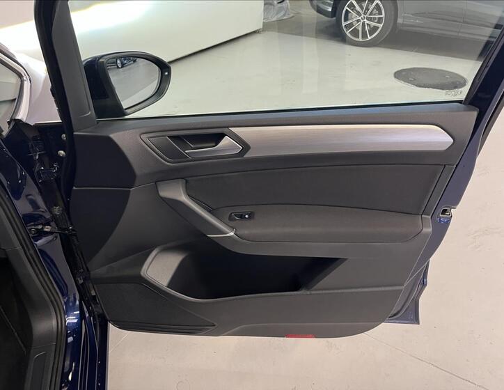Volkswagen Touran 26