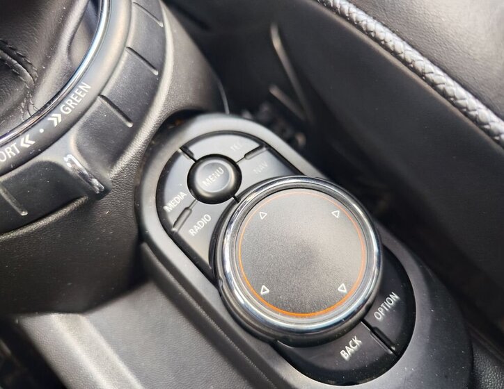 Mini Cooper Hatchback 1,5 l 85 kw