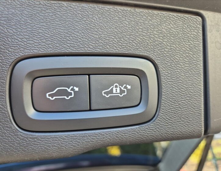 Volvo XC60 SUV / Terénní 2,0 l 184 kw