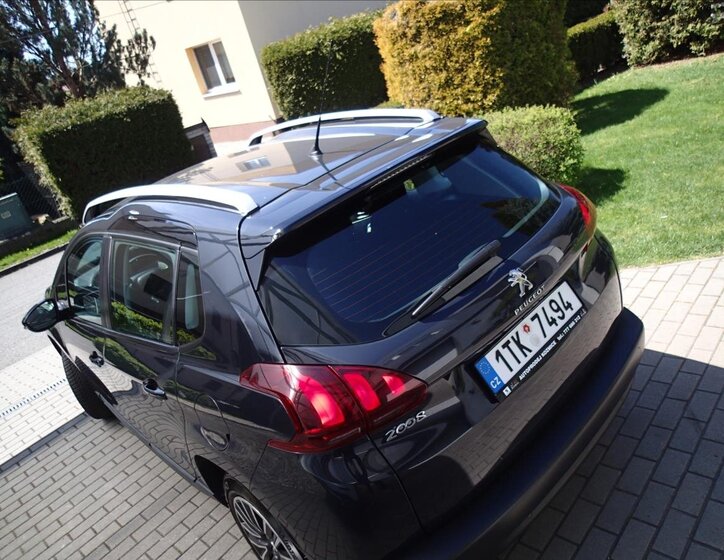 Peugeot 2008 Kombi 1,2 l 61 kw