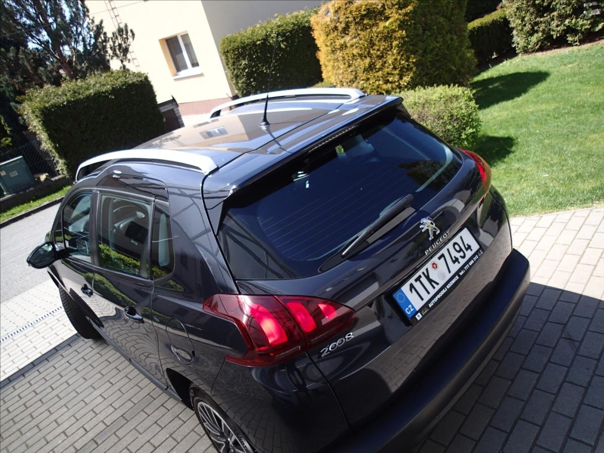 Peugeot 2008 Kombi 1,2 l 61 kw