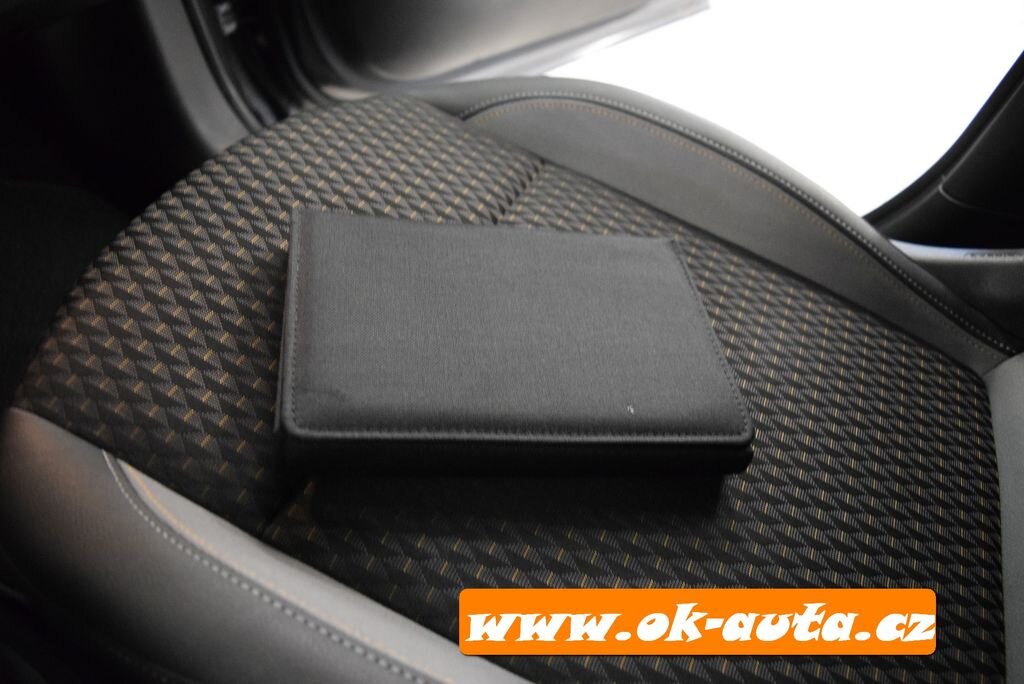 Opel Ostatní Hatchback 1,2 l 81 kw