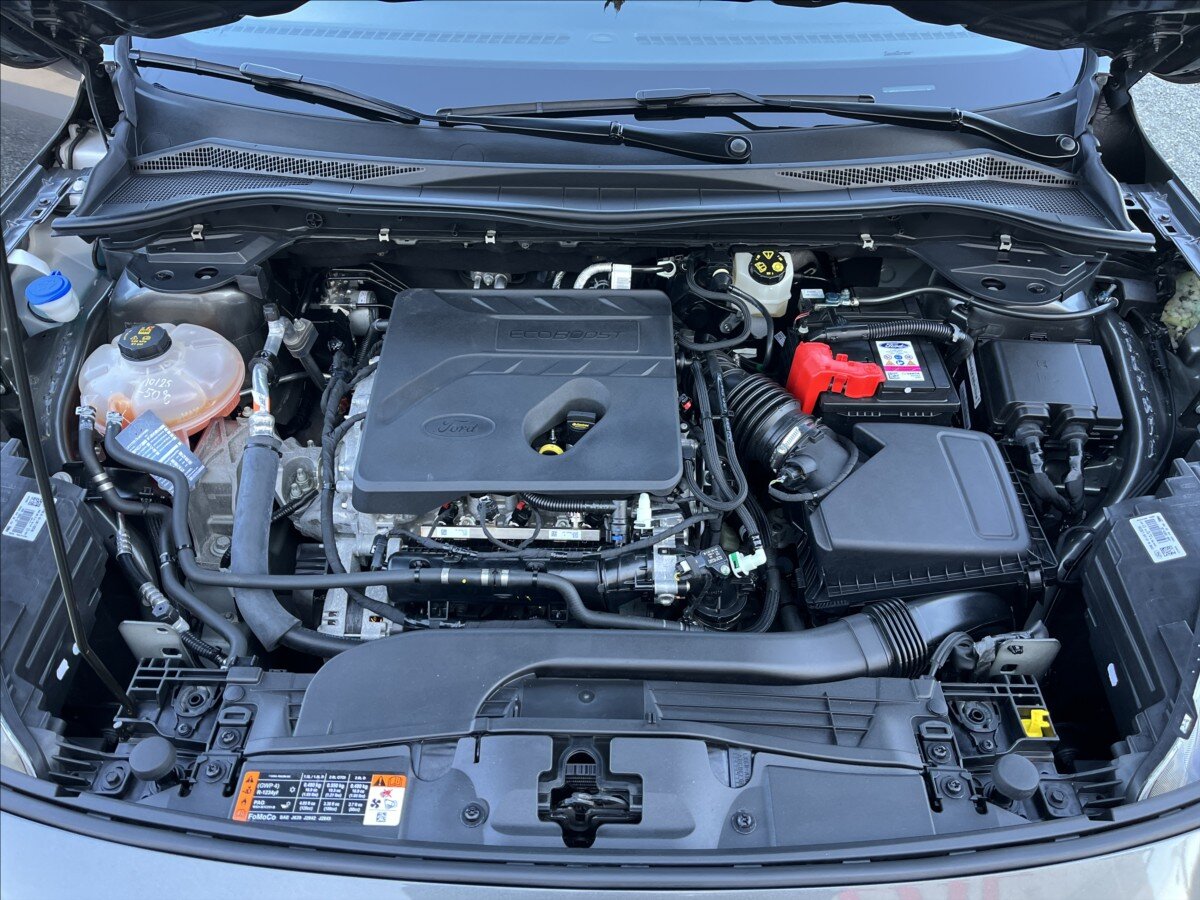 Ford Kuga Kombi 1,5 l 111 kw