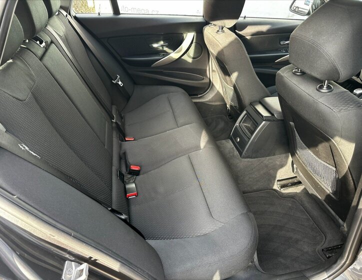 BMW Řada 3 Kombi 2,0 l 120 kw