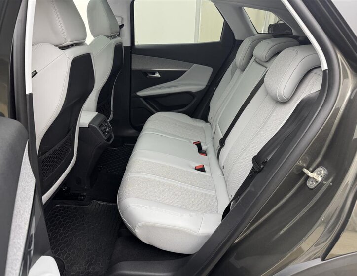 Peugeot 3008 SUV / Terénní 1,2 l 96 kw