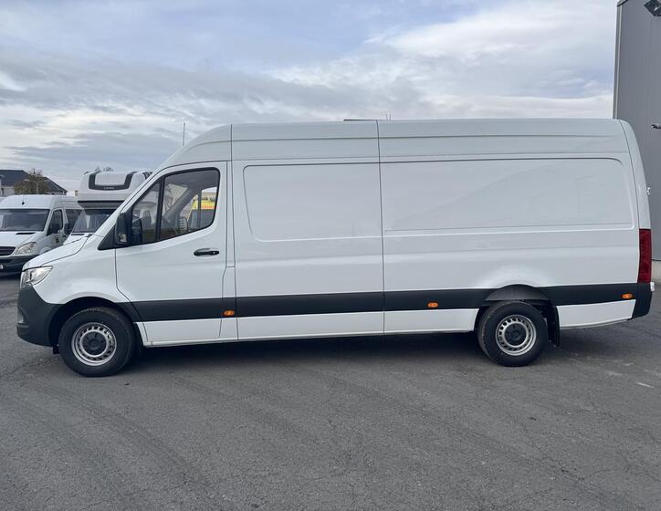 Mercedes-Benz Sprinter 2
