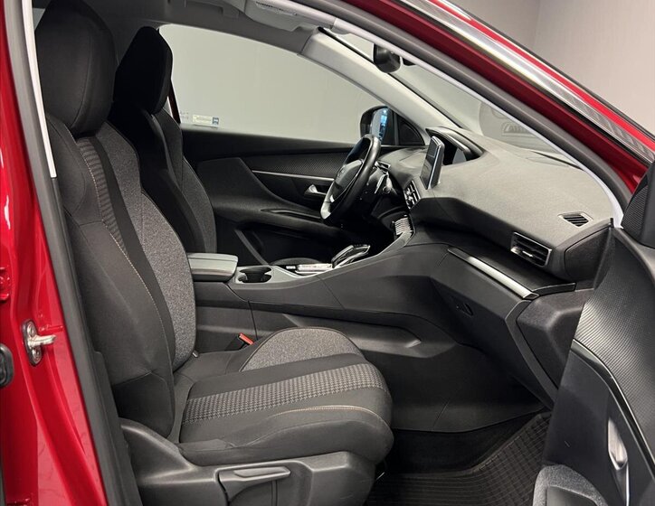 Peugeot 3008 SUV 1,2 l 96 kw