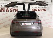 Tesla Model X 6