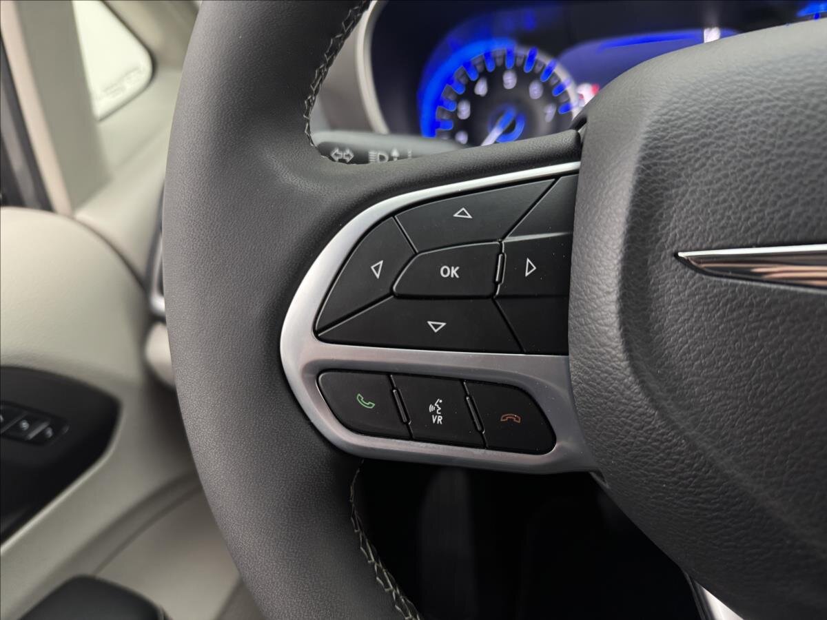 Chrysler Pacifica MPV 3,6 l 214 kw