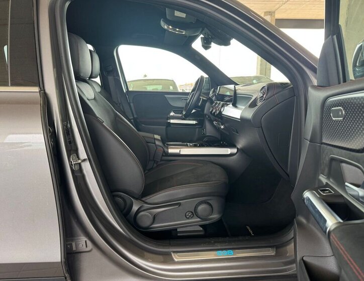 Mercedes-Benz EQB SUV / Terénní 0,0 215 kw
