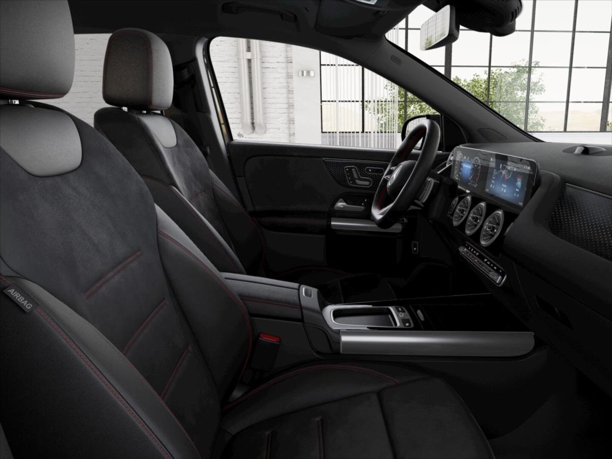 Mercedes-Benz GLA SUV / Terénní 1,3 l 120 kw