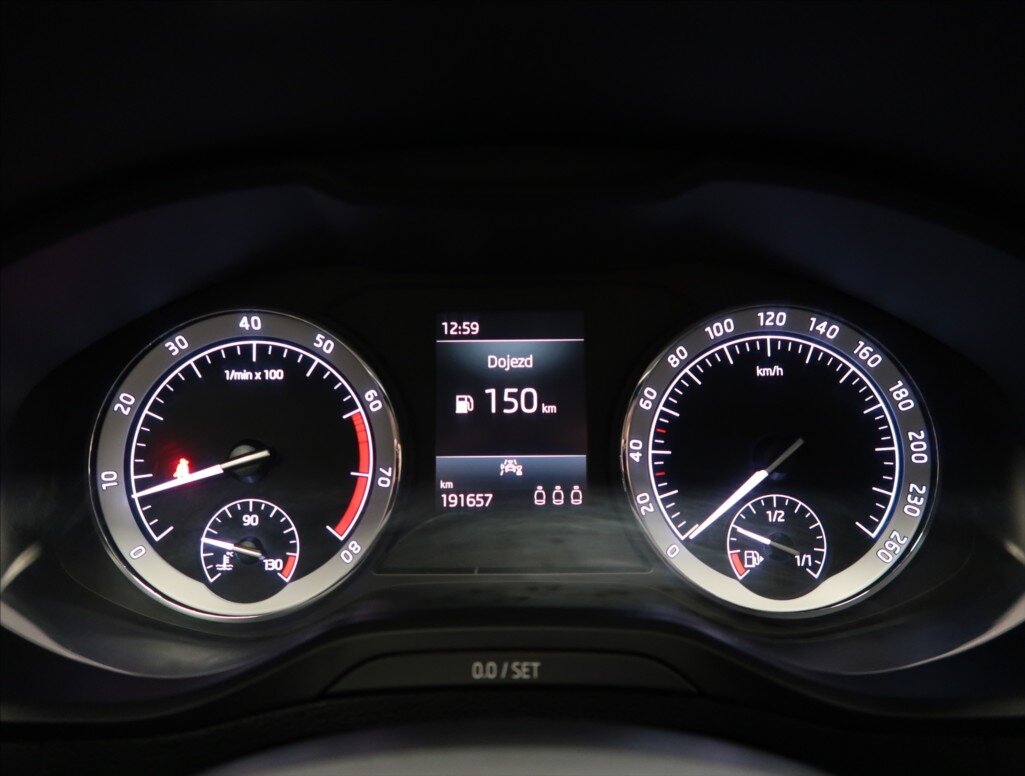 Škoda Karoq SUV 1,5 l 110 kw