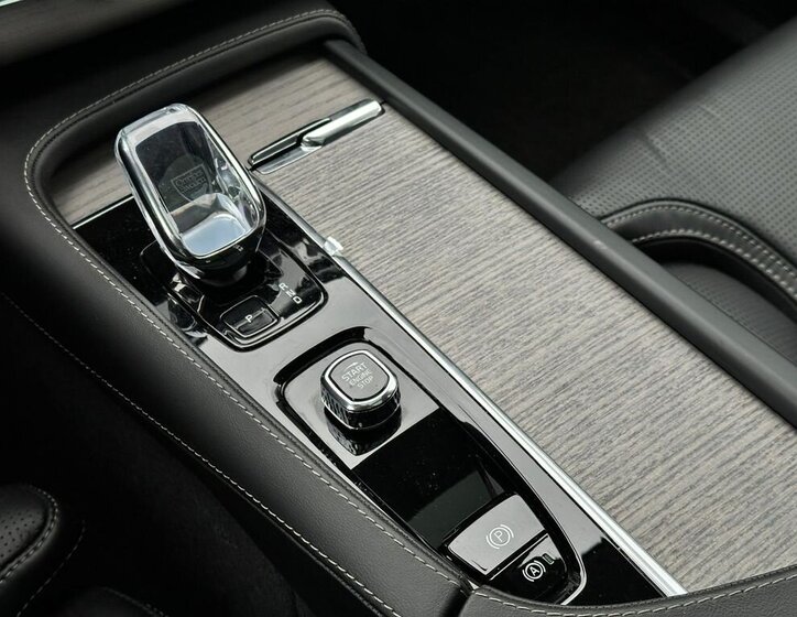 Volvo XC90 SUV / Terénní 2,0 l 173 kw