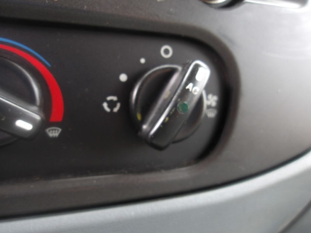 Ford Transit Skříň 2,4 l 103 kw