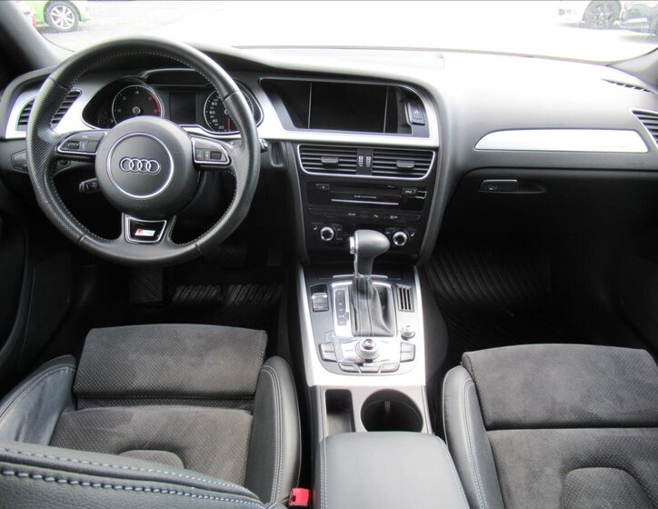 Audi A4 13