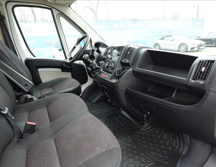 Peugeot Boxer Ostatní 2,2 l 81 kw