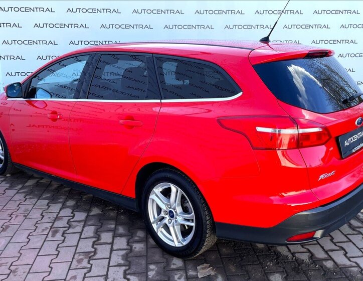 Ford Focus Kombi 999,0 92 kw