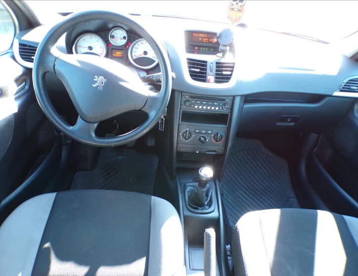 Peugeot 207 Hatchback 1,4 l 50 kw