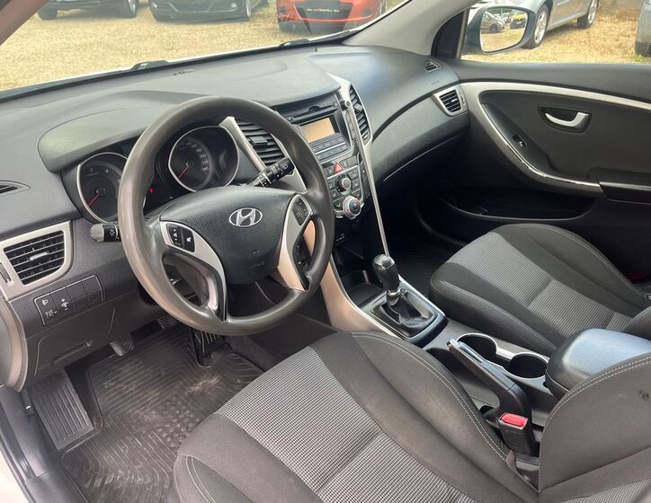 Hyundai i30 13