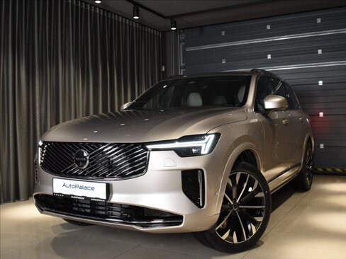 Volvo XC90 SUV / Terénní 2,0 l 184 kw