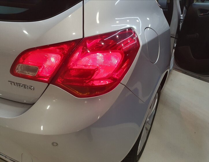 Opel Astra Hatchback 1,4 l 103 kw