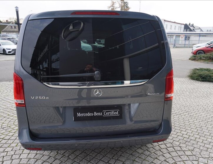 Mercedes-Benz Třídy V 7