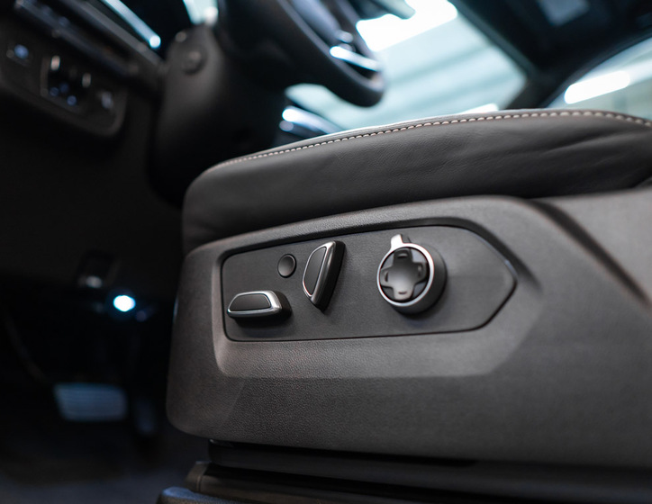 Cadillac Escalade 17