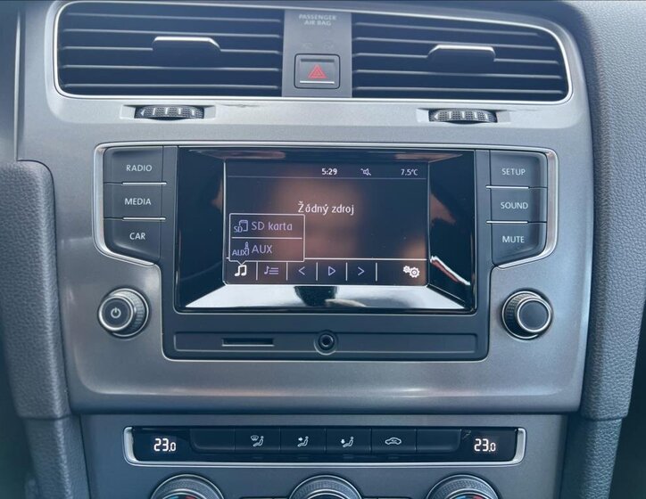 Volkswagen Golf Hatchback 1,2 l 77 kw