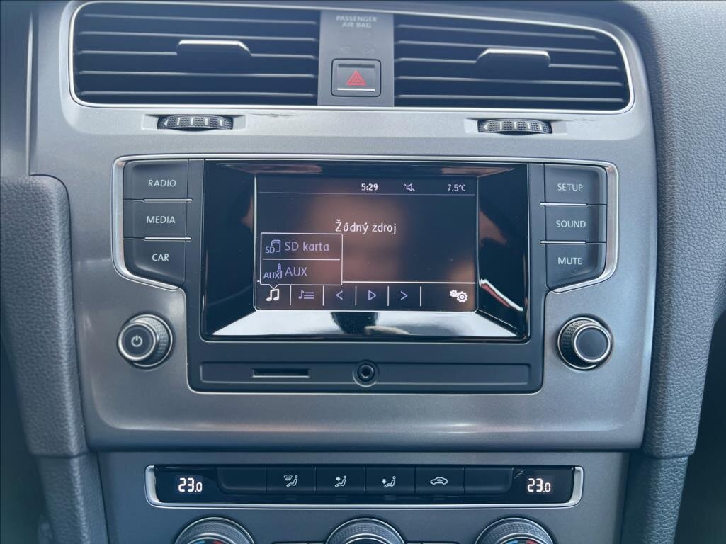 Volkswagen Golf Hatchback 1,2 l 77 kw