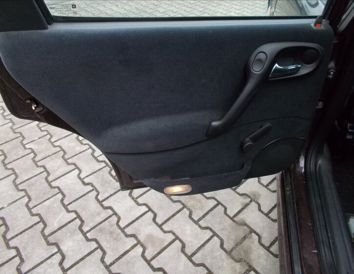 Opel Vectra Sedan 1,6 l 74 kw