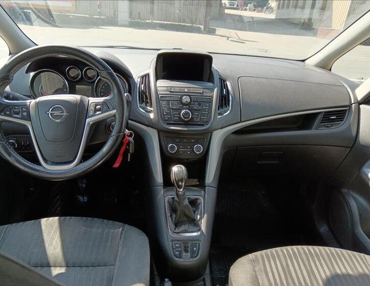 Opel Zafira 17