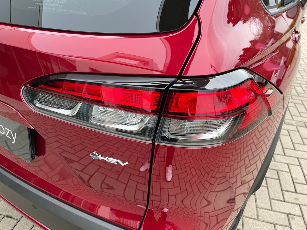 Toyota Corolla Cross SUV / Terénní 1,8 l 72 kw