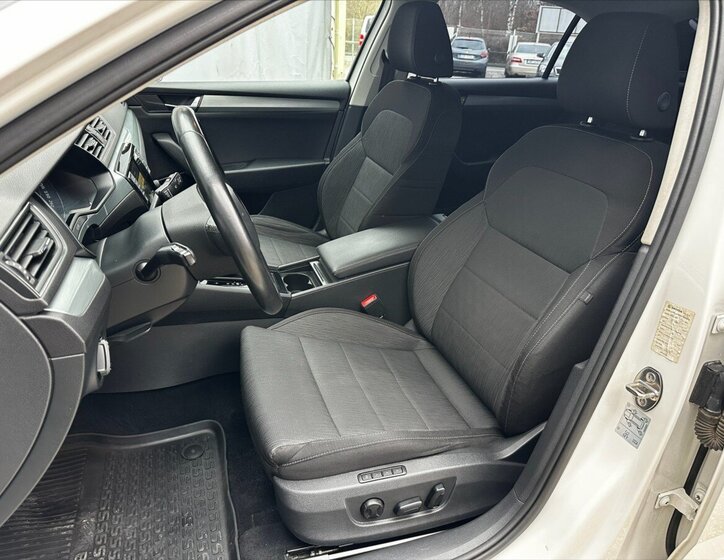 Škoda Superb Sedan / Limuzína 2,0 l 110 kw