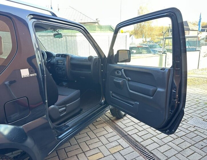 Suzuki Jimny SUV / Terénní 1,3 l 63 kw
