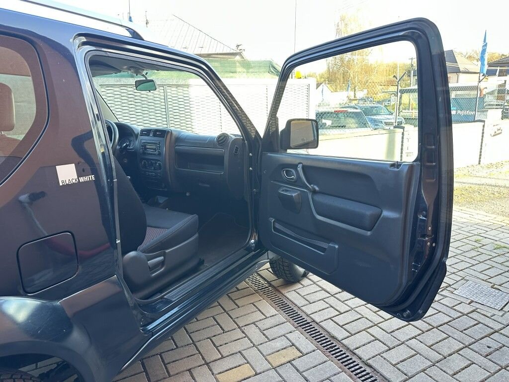 Suzuki Jimny SUV / Terénní 1,3 l 63 kw
