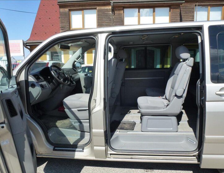 Volkswagen Multivan Kombi 2,5 l 128 kw