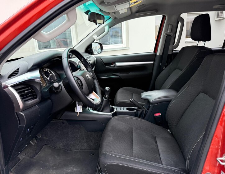 Toyota Hilux Pick-up 2,4 l 110 kw