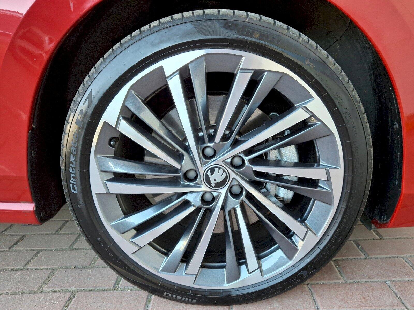 Škoda Superb Kombi 1,5 l 150 kw